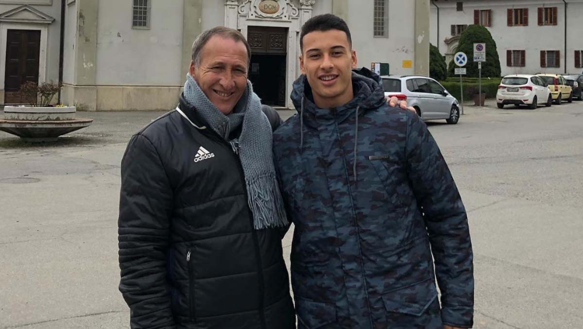 Gabriel Martinelli with his father Joao Carlos (Photo: @gabriel.martinelli / Instagram)